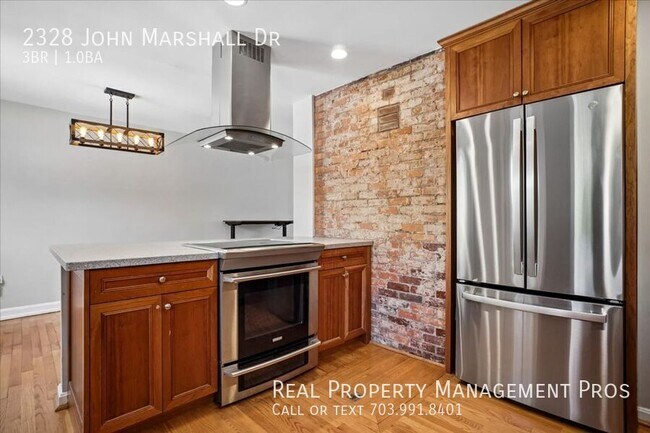 Building Photo - 2328 John Marshall Dr