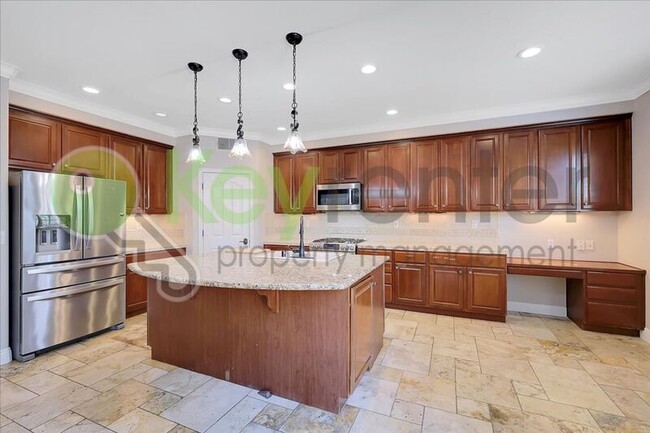 Building Photo - 6820 Cherry Ridge Cir