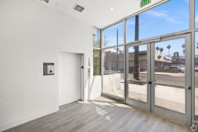 Building Photo - Beautiful Studio - 503