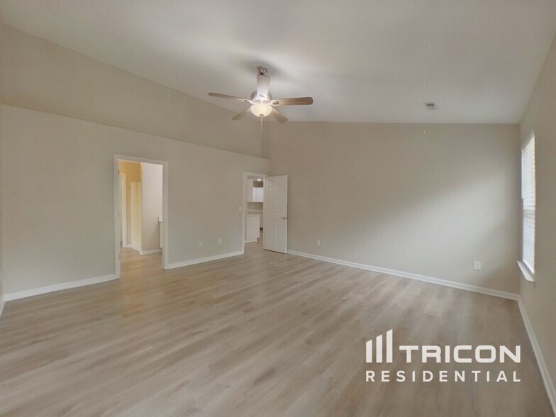 Building Photo - 20 Landing Ln