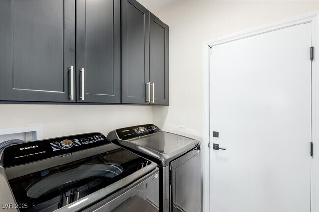 Building Photo - 2554 New Morning Ave