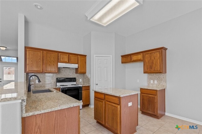 Building Photo - 111 Hackamore Ln