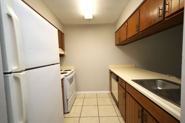Building Photo - 1 Wooddale Dr, Unit A