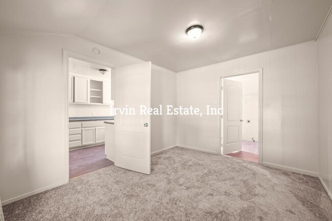 Building Photo - Nice 3 Bedroom PIttsburg with a big back yard