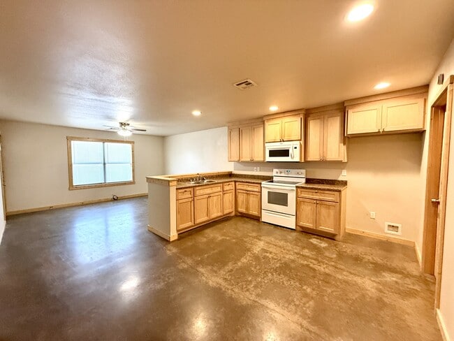 Building Photo - 11955 Sandpiper Rd