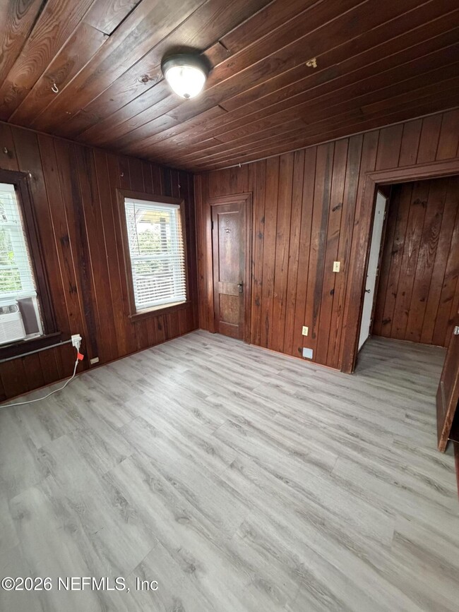 Building Photo - 1720 1st St N