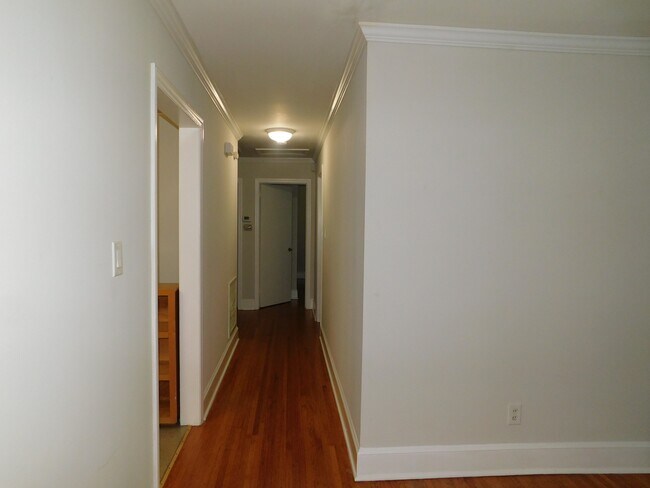 Building Photo - 6300 Candlewood Dr