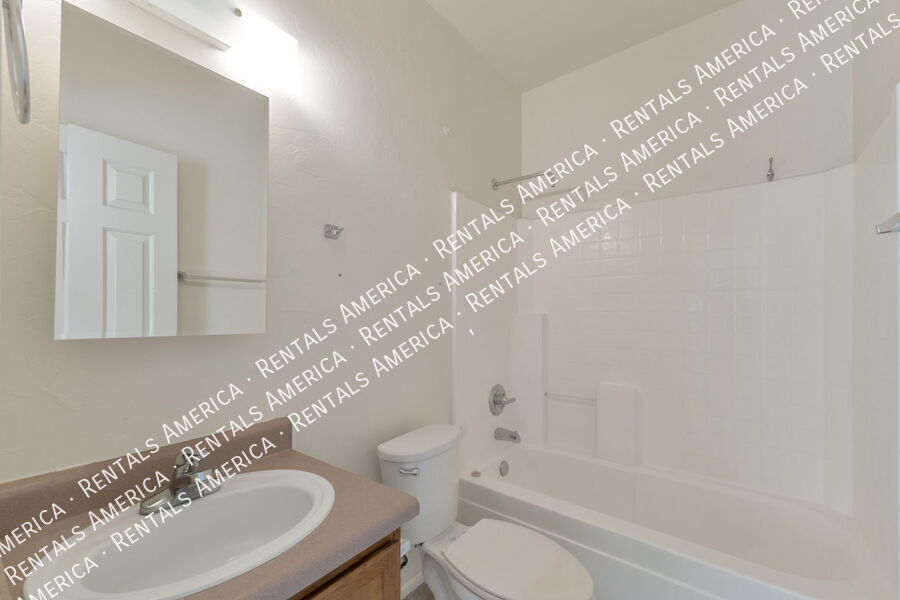 Building Photo - 7051 S 6th Ave