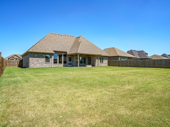 Building Photo - 1671 Sunrise Cir