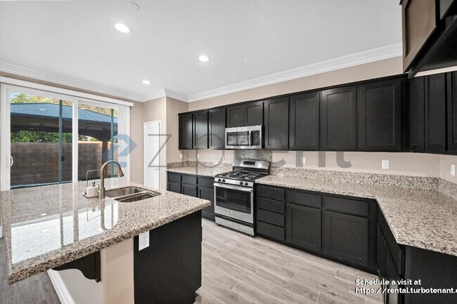 Building Photo - 4367 Amanecer Dr