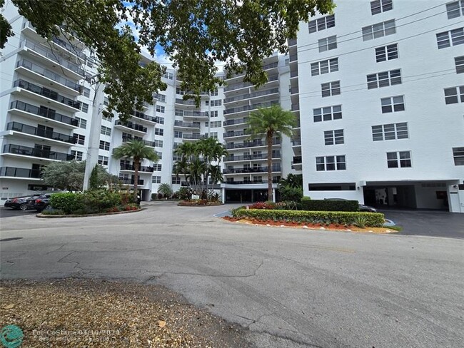 Building Photo - 5100 Dupont Blvd