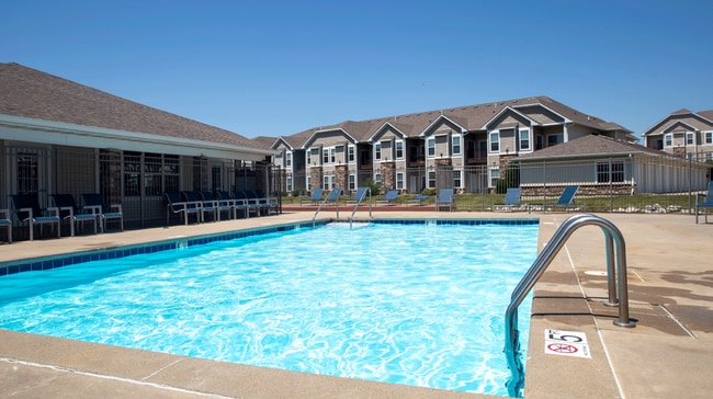 Building Photo - Woodland Reserve Apartments