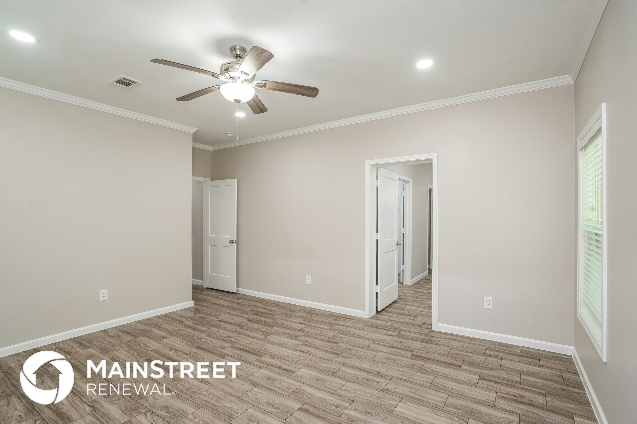 Building Photo - 9334 Crestview Dr