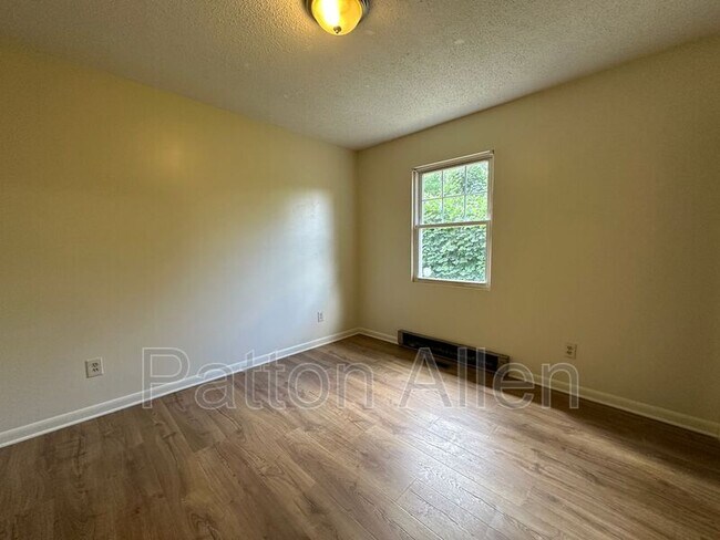 Building Photo - 74 Buffalo St