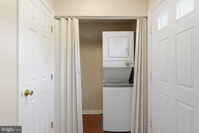 Building Photo - 1118 Casper Dr