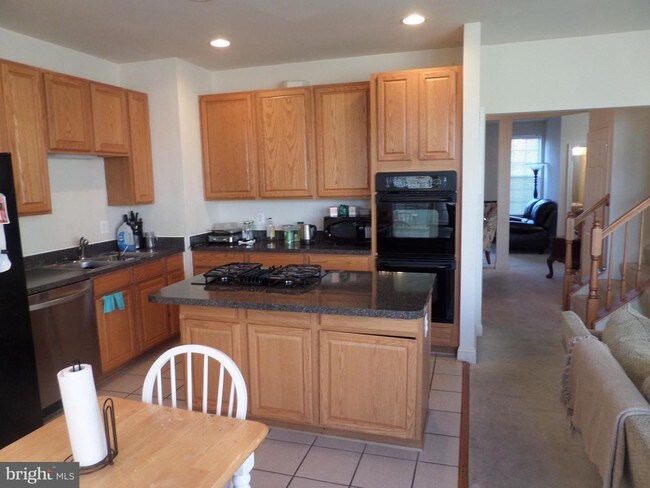 Building Photo - 845 Ferndale Terrace NE