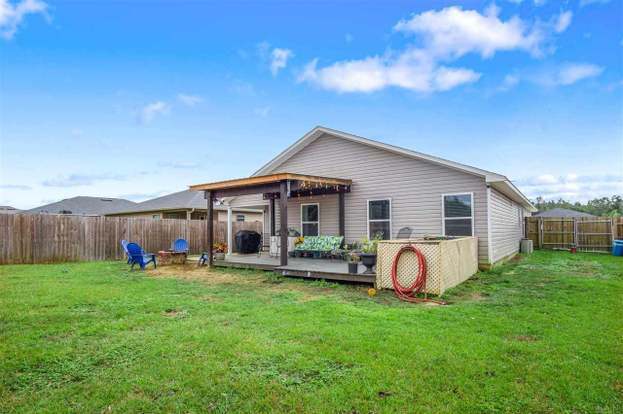 Building Photo - 5544 Peach Dr