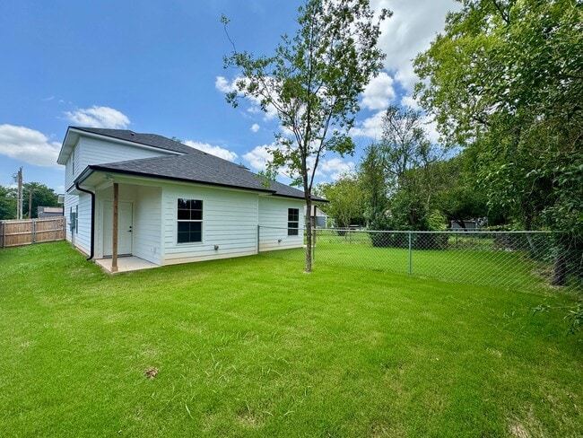 Building Photo - New Duplex For Lease | Accepting Section 8