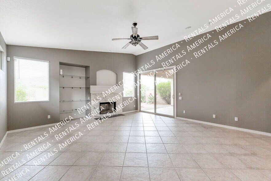 Building Photo - 12936 N Salt Cedar Dr