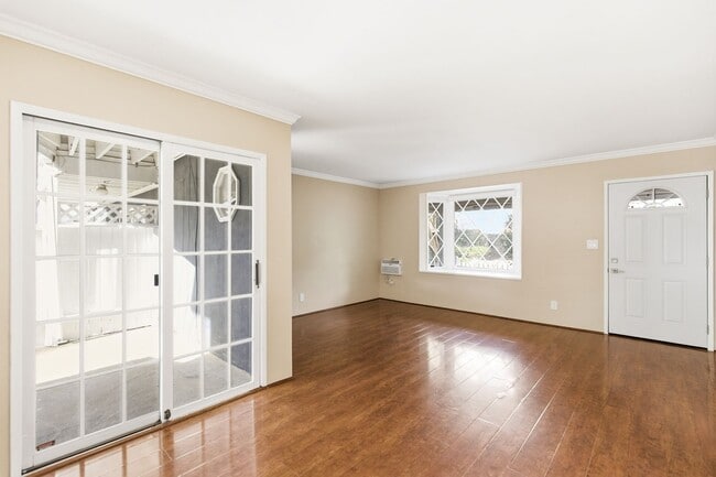 Building Photo - 12334 Moorpark St