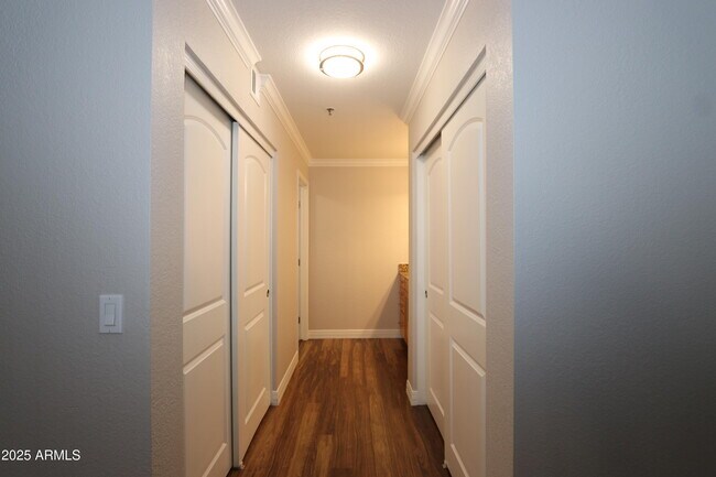 Building Photo - 2025 E Campbell Ave