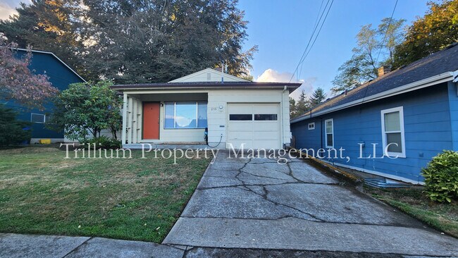 Building Photo - 215 SE 74th Ave