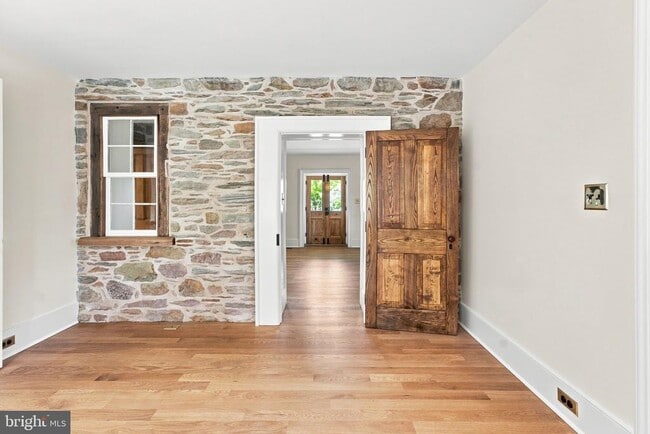 Building Photo - 5519 Hopewell Rd