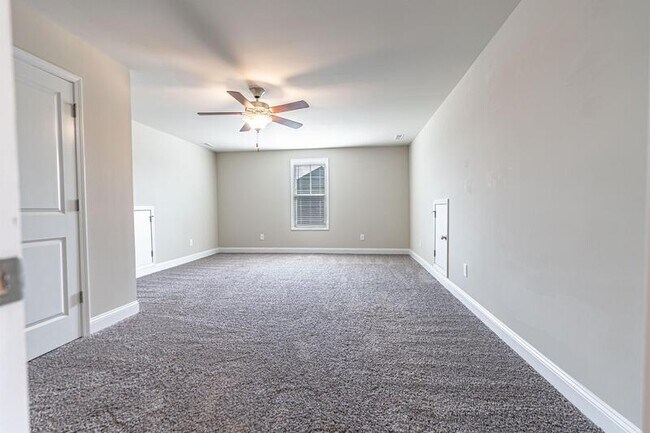 Building Photo - 151 Titleist Ct