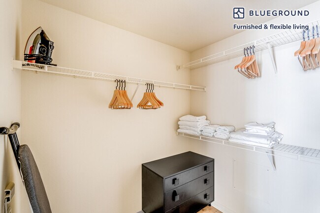 Building Photo - 3210 Esperanza Crossing