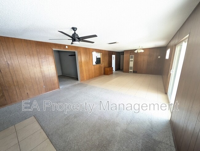 Building Photo - 3204 La Veta Dr