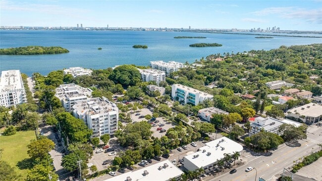 Building Photo - 650 NE 64th St