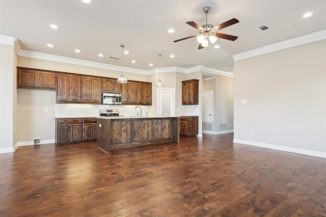 Building Photo - 8214 Kensington Dr