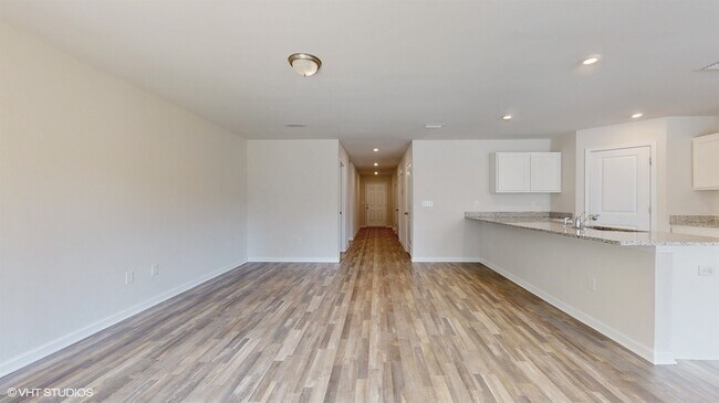 Building Photo - 400 Whispering Creek Ave