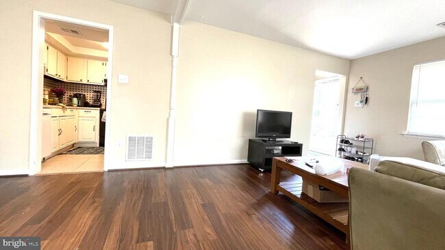 Building Photo - 8766 Walutes Cir