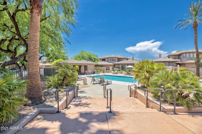 Building Photo - 15240 N Clubgate Dr