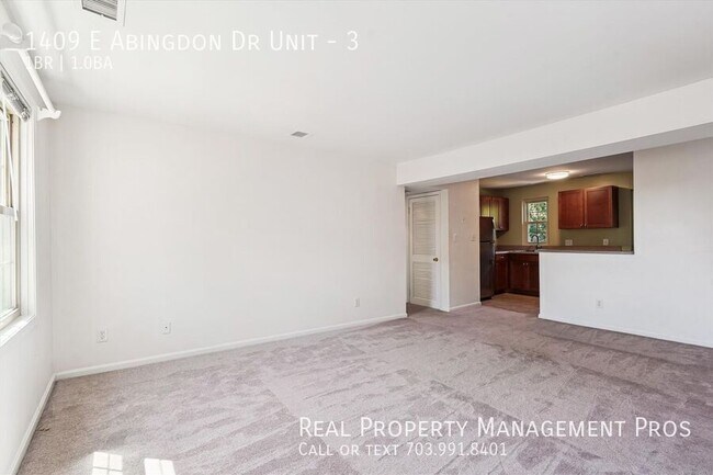 Building Photo - 1409 E Abingdon Dr