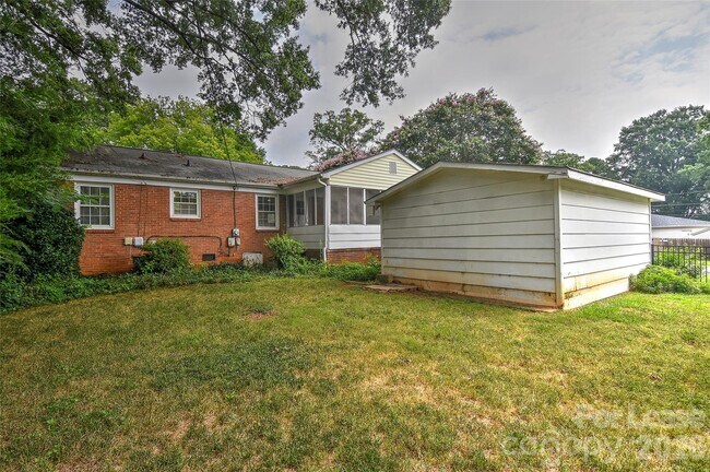 Building Photo - 420 Seneca Pl