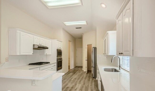 Building Photo - 5500 Archwood Ln
