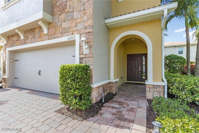 Building Photo - 10803 Alvara Way