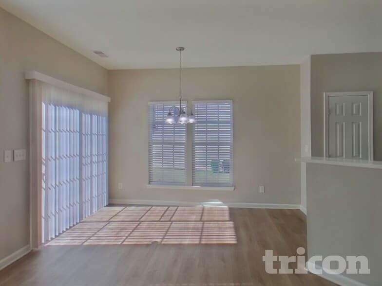 Building Photo - 11821 Royal Castle Ct