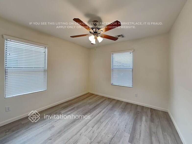 Building Photo - 5853 E Hoover Ave