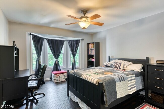 Building Photo - 12 Fieldflower Dr