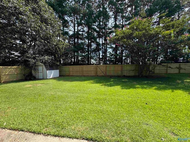 Building Photo - 109 Cove Crest Dr