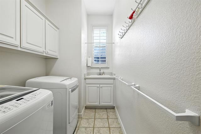 Building Photo - 7700 Red Clover Dr