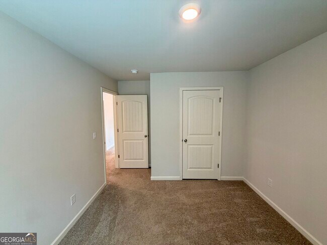 Building Photo - 8233 Bluewater Dr
