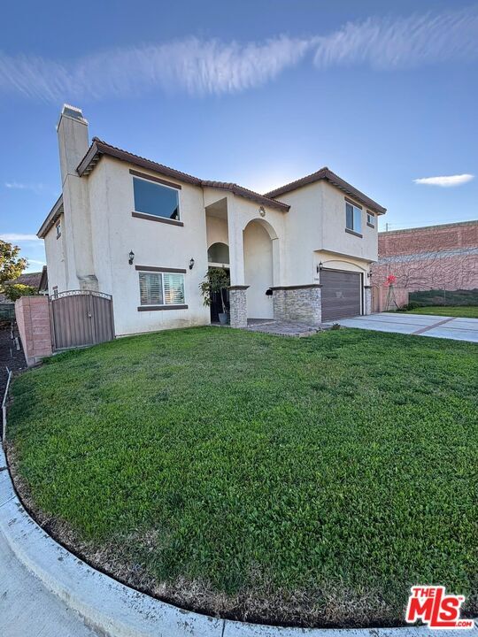 Building Photo - 2600 W Picadilly Way