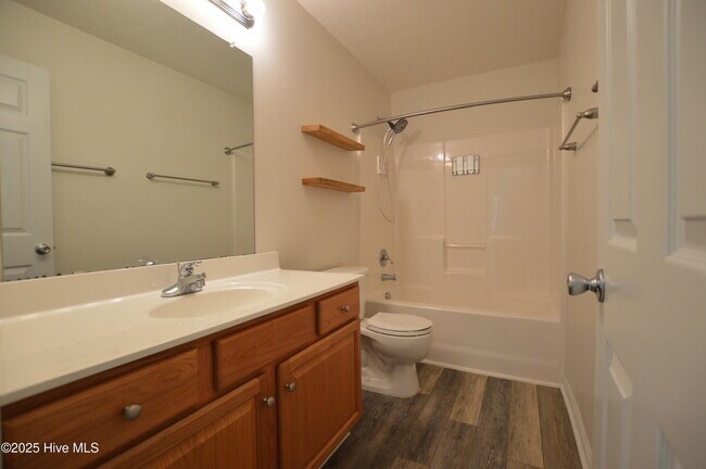 Building Photo - 120 Walnut Hills Dr