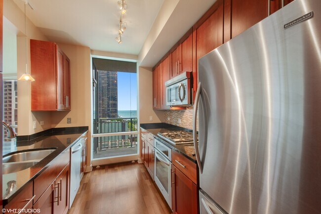 Building Photo - 505 N McClurg Ct