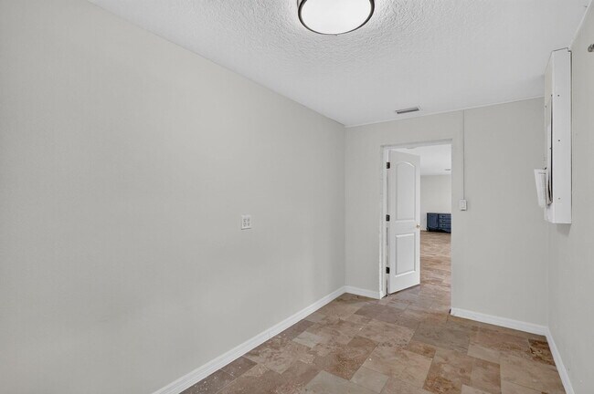 Building Photo - 1125 41st Ave