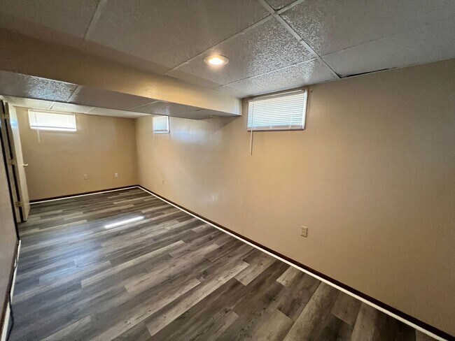 Building Photo - 3-Bed, 2-Bath Home with Finished Basement